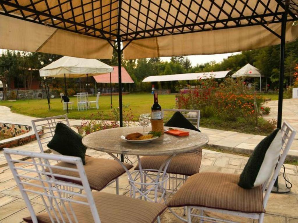 Grand Norling Hotel'S Resort Kathmandu Buitenkant foto