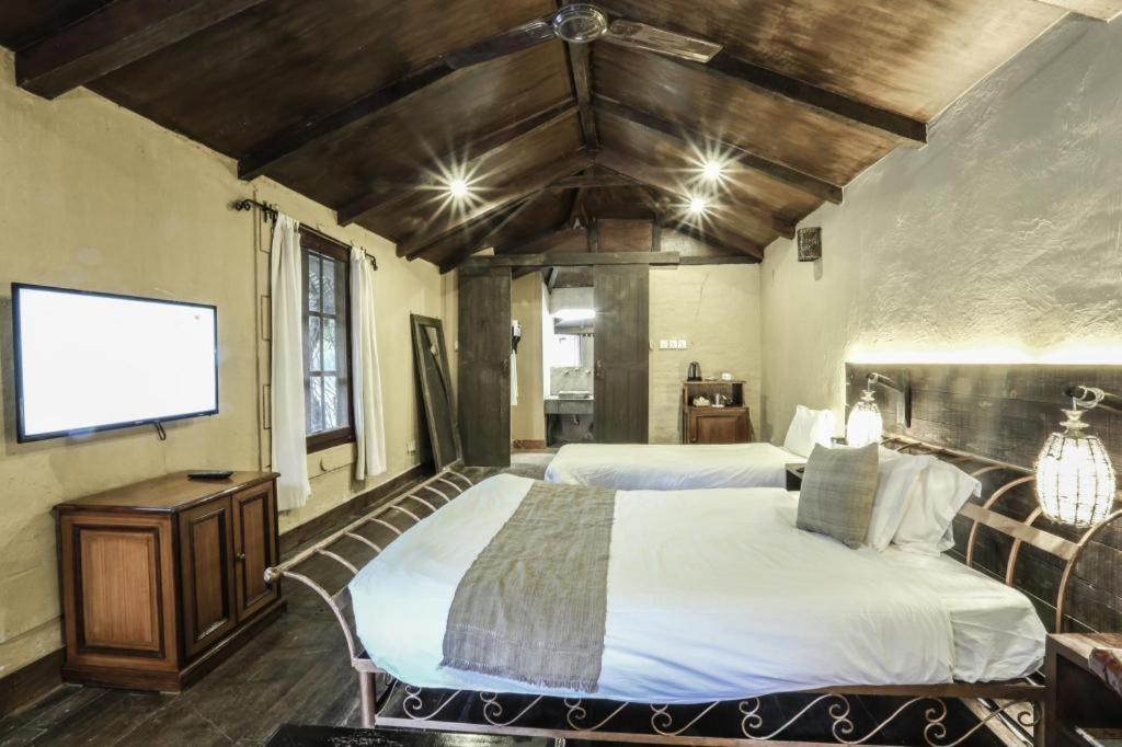 Grand Norling Hotel'S Resort Kathmandu Buitenkant foto
